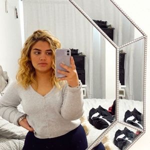 Meet your Posher, Claudia